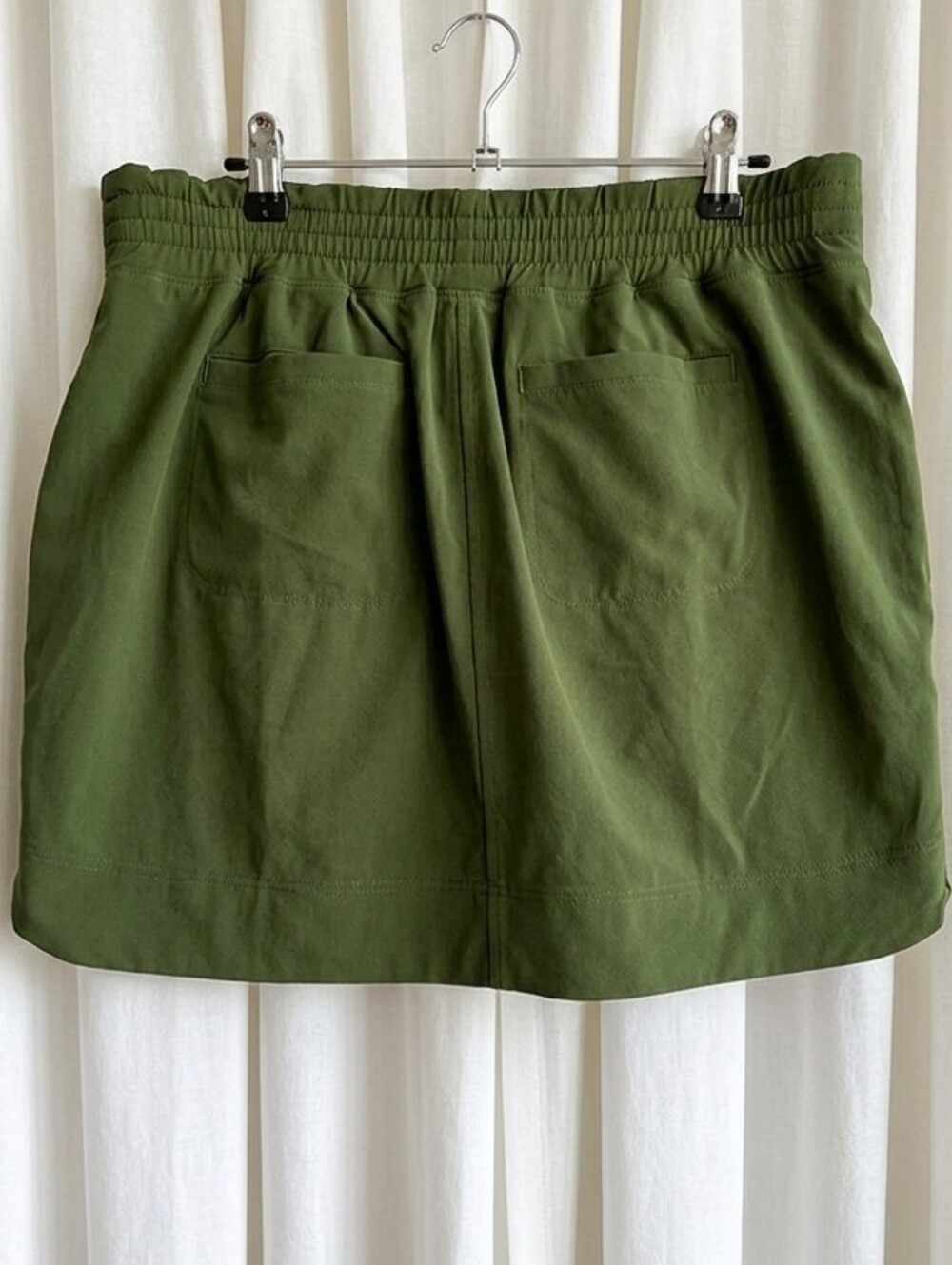 Athleta Chelsea cargo skort in olive green. - Picture 2 of 4